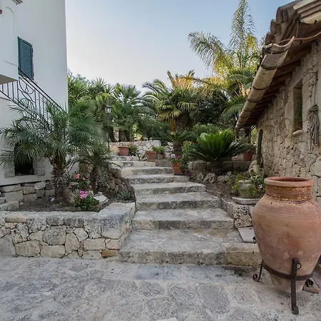 Casale Rocca Russa Villaggio Mose (Sicily)