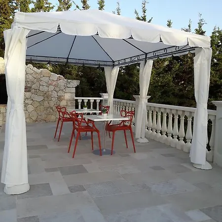 Oda ve Kahvaltı Casale Rocca Russa 3*