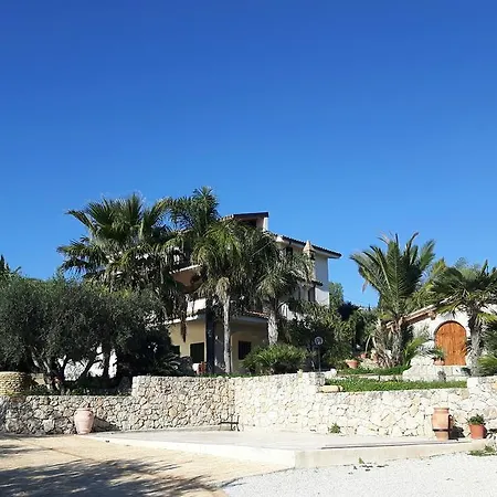 Casale Rocca Russa Bed & Breakfast Villaggio Mose (Sicily)
