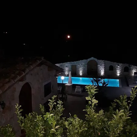 Oda ve Kahvaltı Casale Rocca Russa Villaggio Mosè