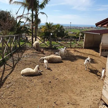 Casale Rocca Russa Oda ve Kahvaltı Villaggio Mosè